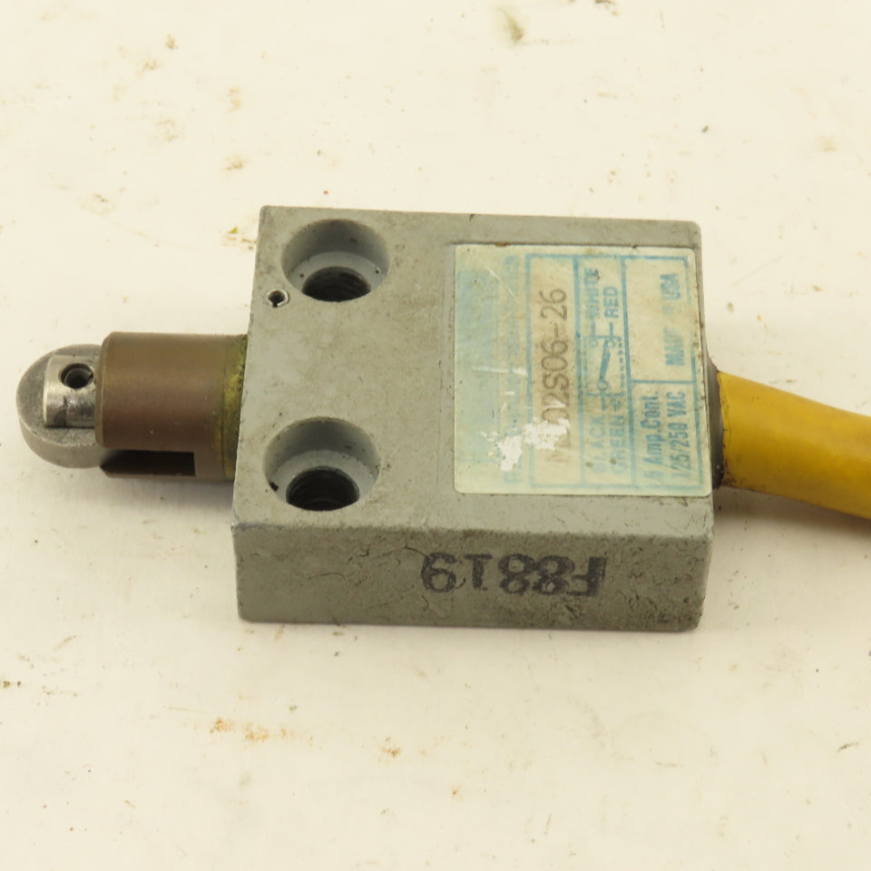 Telemecanique MS02S06-26 125/250VAC 5A Roller Plunger Limit Switch