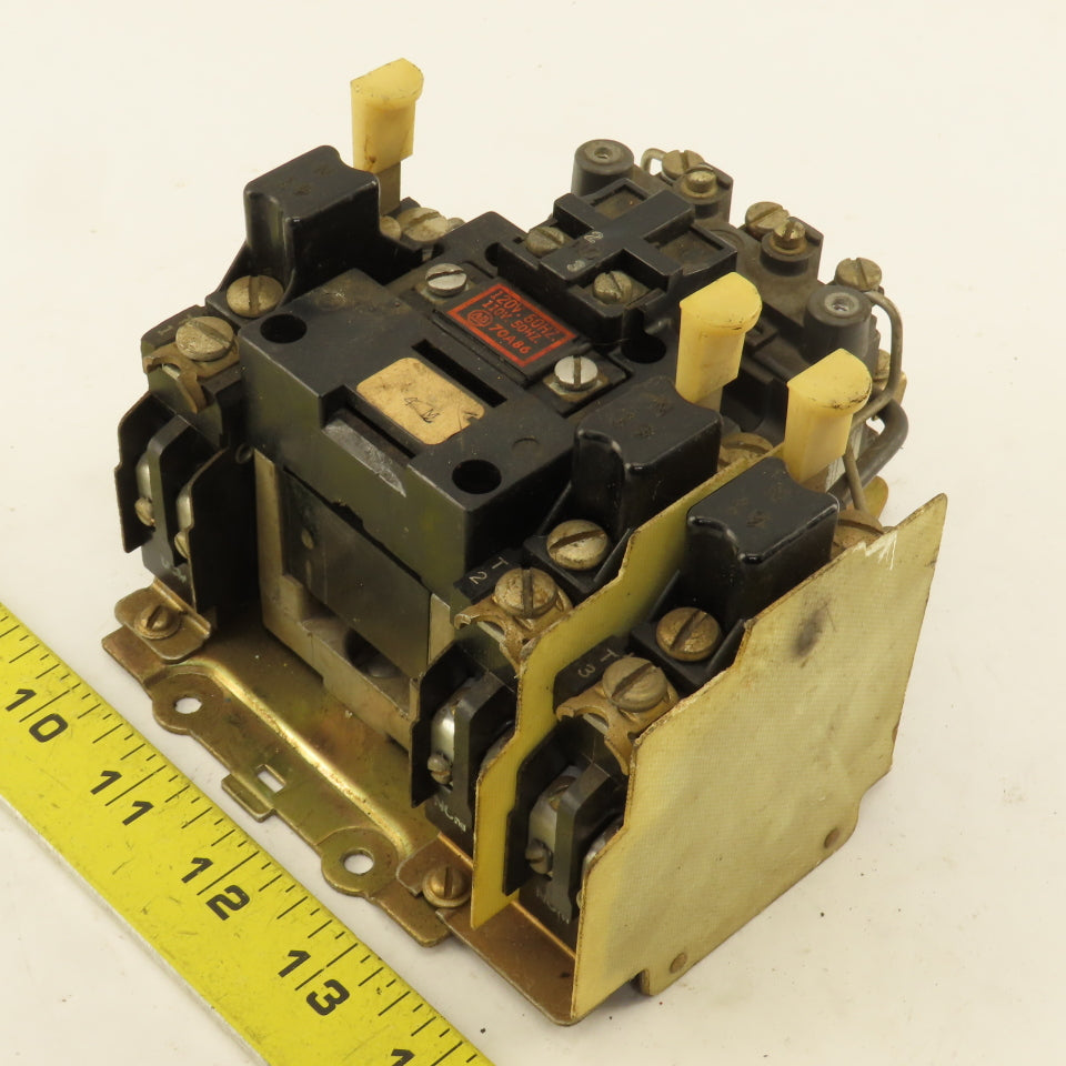 Allen Bradley 709-A0D103 600V 5Hp Contactor Size 0 Starter 120V Coil