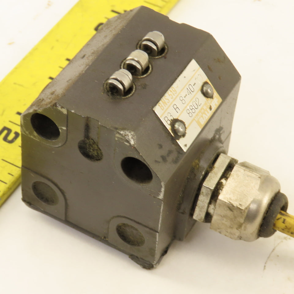 Balluff B3 R8-40-11 Mechanical Multiple Position Limit Switch 3 Way