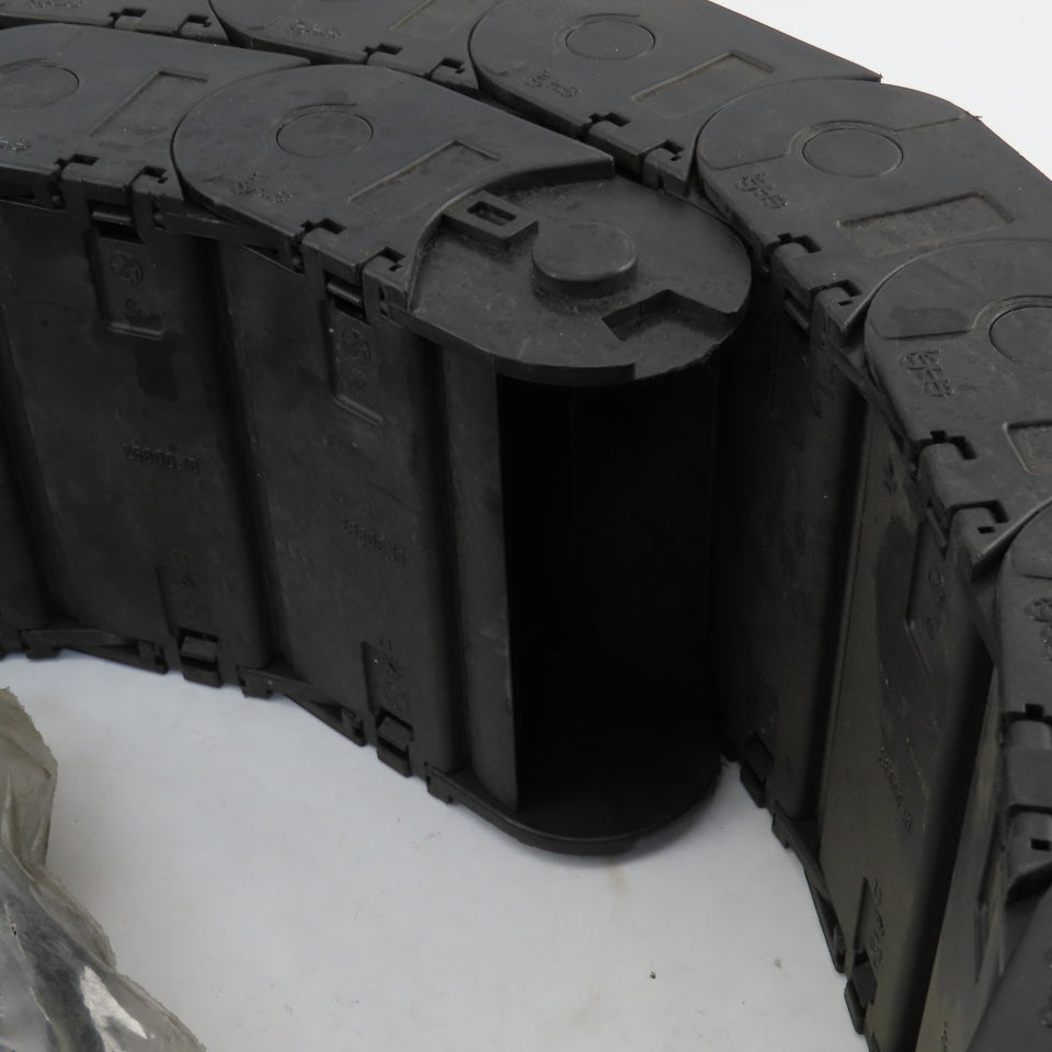 Igus 2680.10.150 4" x 1-1/2" Feed Thru Cable Carrier Energy Chain 6' Section