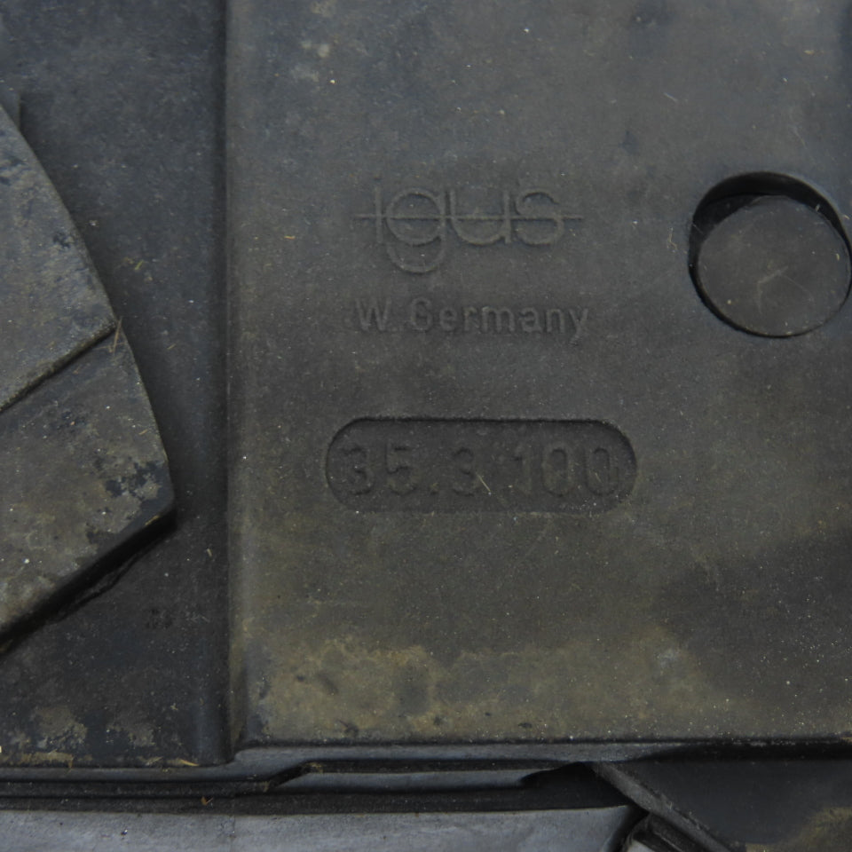 Igus 35.2.100 92" Long Cable Carrier Energy Chain W/Ends 4-1/2" x 1-3/4" ID