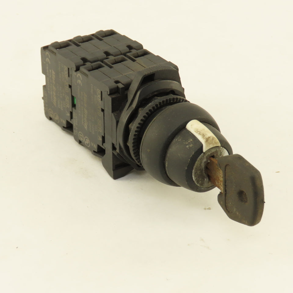 Allen Bradley 3 Position Keyed Selector Switch 600V 10A