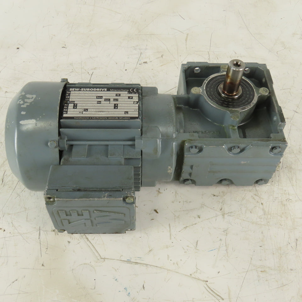 Sew Eurodrive W30 DT71D4 10.25:1 Ratio 135RPM 230/400V Gear Motor 0.37kW 50Hz