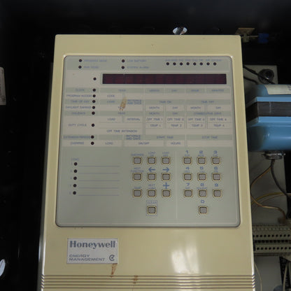 Honeywell W7305A1015 24VAC Temperature  Energy Management System 5 Channel