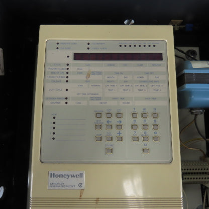 Honeywell W7305A1015 24VAC Temperature  Energy Management System 5 Channel