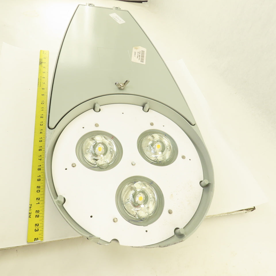 American Electric ATBM P40 MVOLT R5 MP LED Parking Lot Light 150-400W Damaged