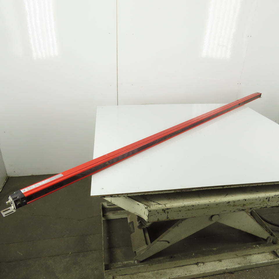 Schneider Electric XUS-LBR5A2120T Transmitter Safety Light Curtain Set 2120mm