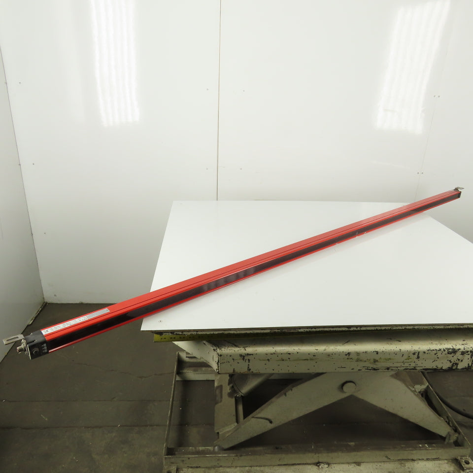 Schneider Electric XUS-LBR5A2120R Receiver Safety Light Curtain Set 2120mm