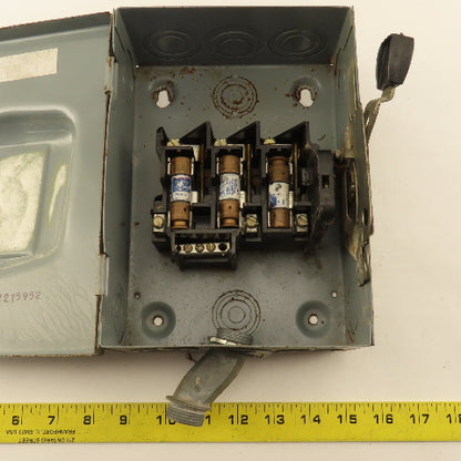 Square D D 321-N 30A 240V 3Ph 3 Pole Fused Safety Disconnect Switch