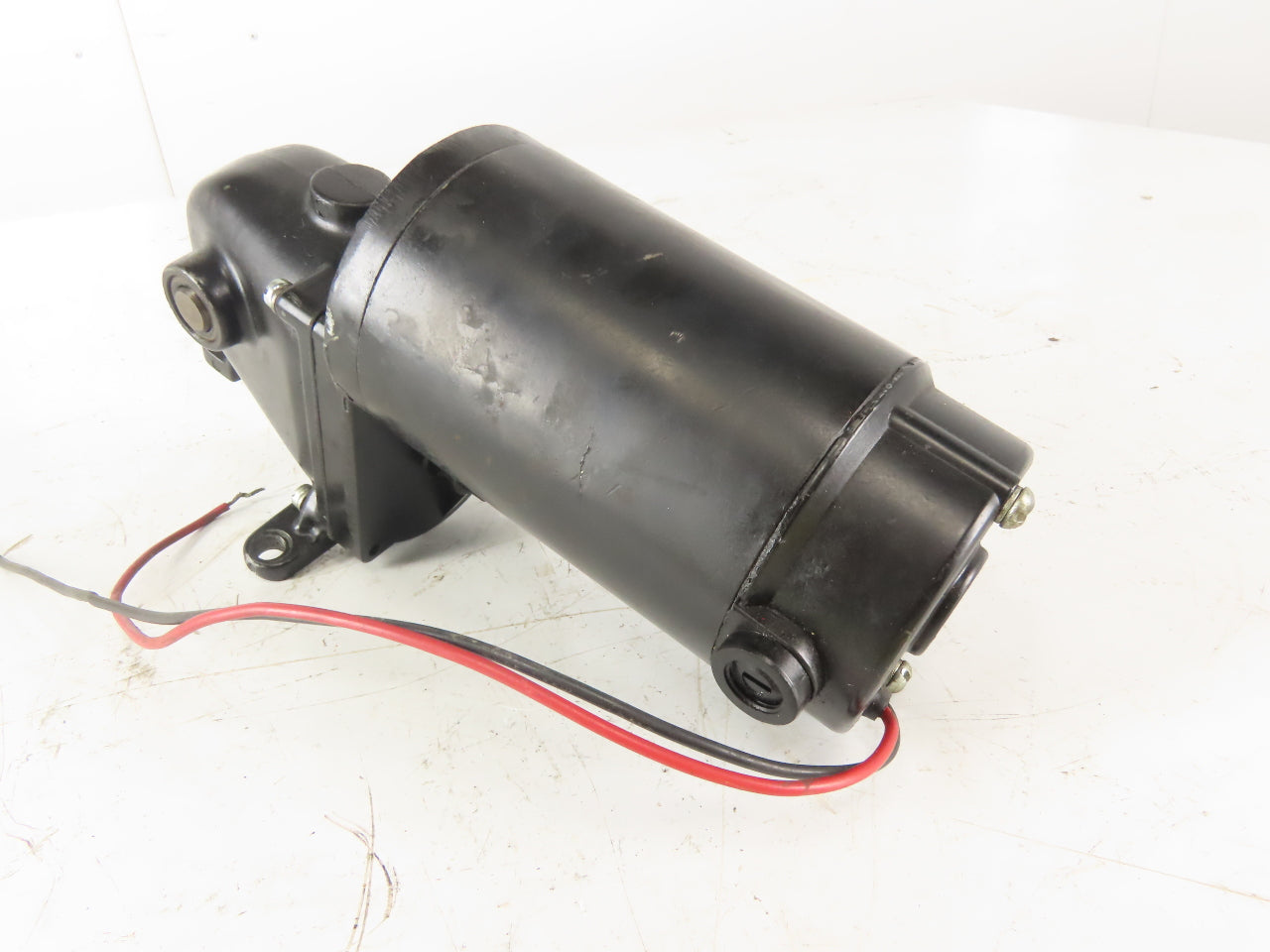 Dayton 4Z72GA 1/12 Hp 70:1 Ratio 90VDC Direct Current Gear Motor