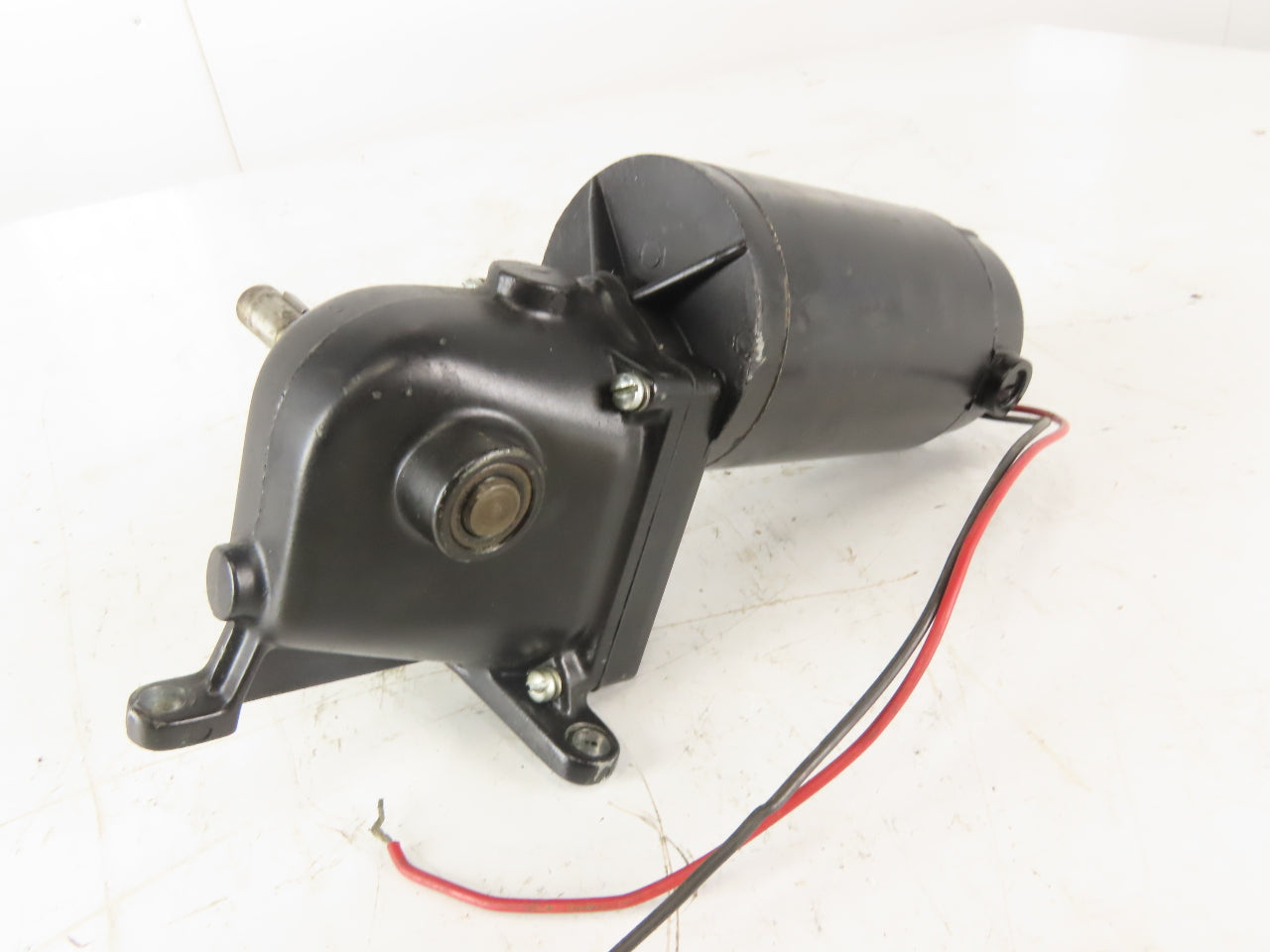 Dayton 4Z72GA 1/12 Hp 70:1 Ratio 90VDC Direct Current Gear Motor