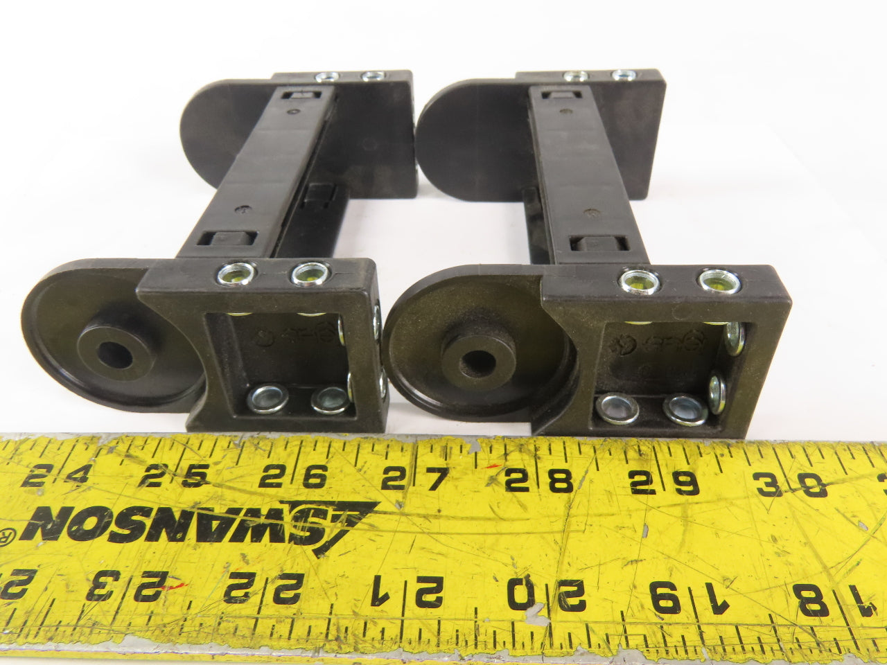 Igus 2220.20 4" x 1" Energy Chain Cable Carrier Anchor Bracket Lot Of 2
