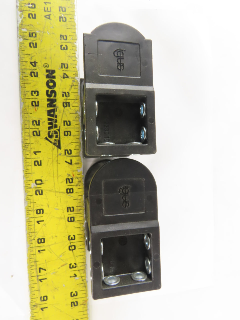 Igus 2220.10 2" x 1" Energy Chain Cable Carrier Anchor Bracket Lot Of 2