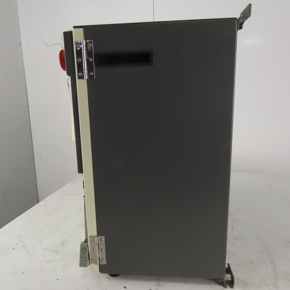 Fanuc A05B-2400-C030 System R-j3 Operation Box W/Model A I/O unit