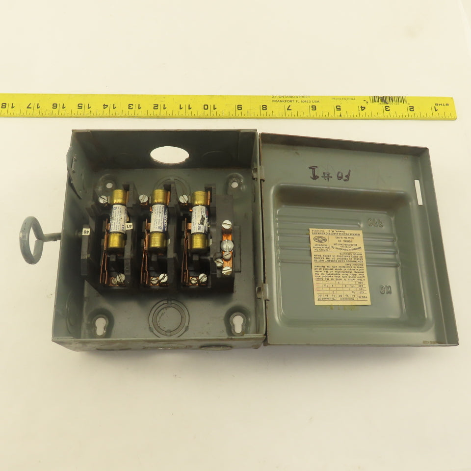 Federal 3332 SN 30A 240V Fused Safety Disconnect Switch 3 PH 3 HP