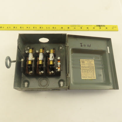 Federal 3332 SN 30A 240V Fused Safety Disconnect Switch 3 PH 3 HP