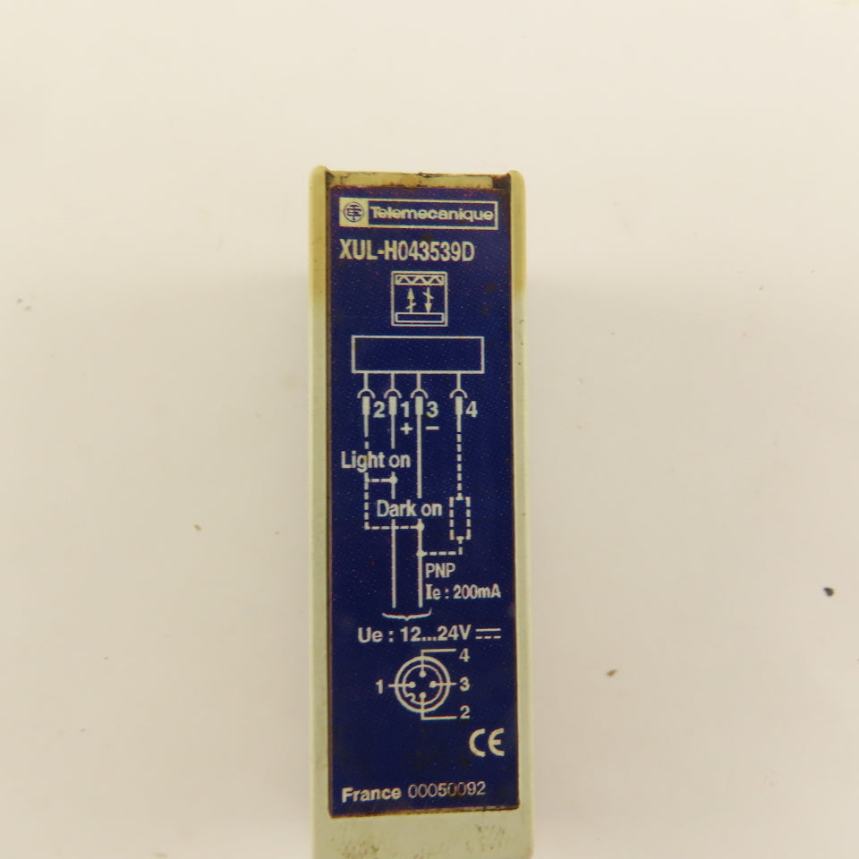 Schneider XULH043539D Photoelectric Sensor 12-24 VDC 200mA 4 Pin Male Connector
