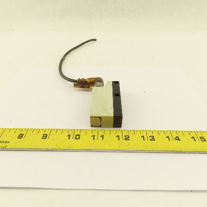 Schneider XULH043539D Photoelectric Sensor 12-24 VDC 200mA 4 Pin Male Connector