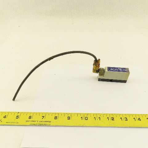 Schneider XULH043539D Photoelectric Sensor 12-24 VDC 200mA 4 Pin Male Connector