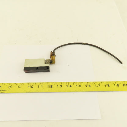 Schneider XULH043539D Photoelectric Sensor 12-24 VDC 200mA 4 Pin Male Connector