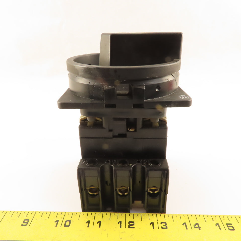 Moeller P3-63 600V 100A Max Main Rotary Disconnect Switch Panel Operator