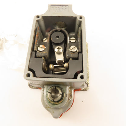 Namco EA 080-22100 Snap Lock 600V 5A Limit Switch
