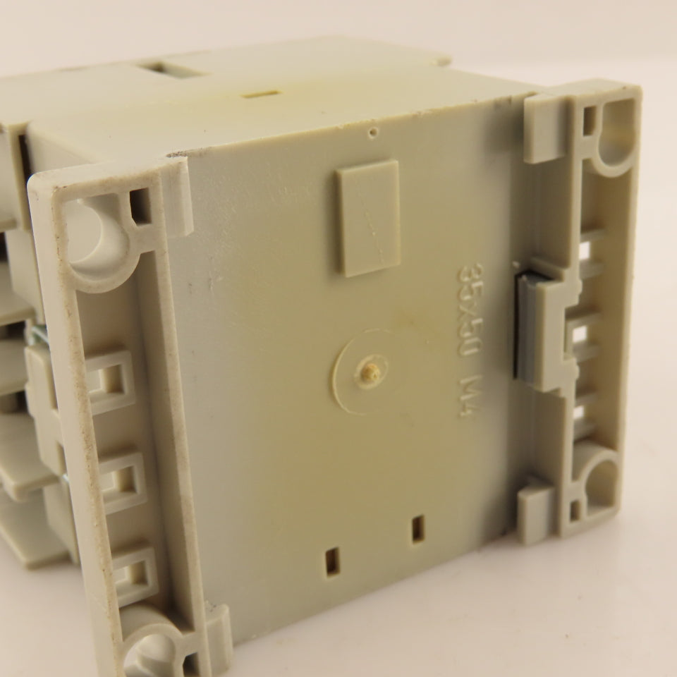 Allen Bradley 700-K31Z 100-KFA40E Contactor Relay W/ Auxiliary Block 24VDC Coil