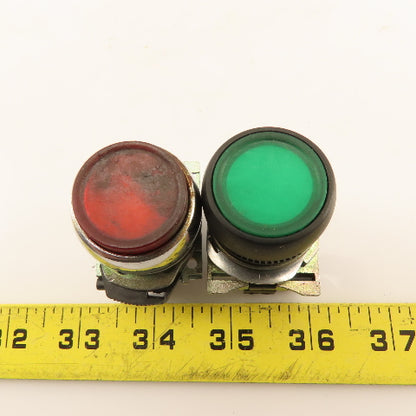 Allen Bradley 800F-N3R Illuminated Push Button Red Green 24V Lamp 600V N/O Lot/2
