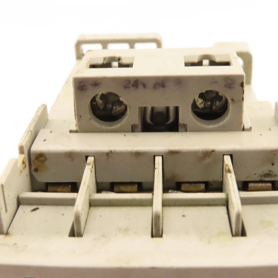 Allen Bradley 100-C09EJ10 Contactor 600VAC 7.5Hp 24VDC Coil