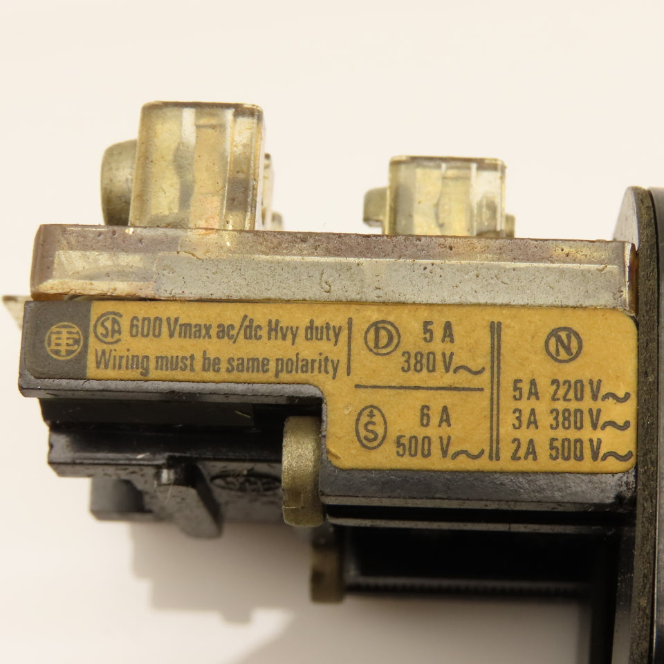 Telemecanique XB2-M 600V AC/DC Heavy Duty Push Button Momentary Contact Switch
