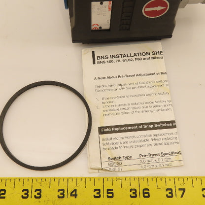 Balluff BNS02T1 3 Position Roller Plunger Limit Switch
