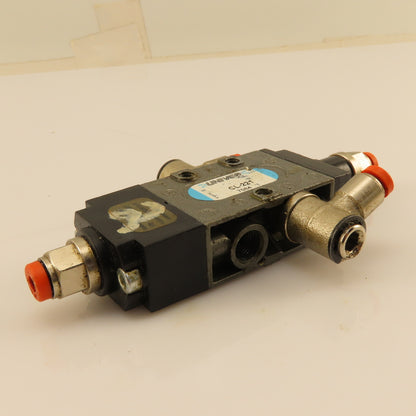 Univer CL-221 3 Port 2 Way Pneumatic Air Pilot Directional Valve 1/8" NPT