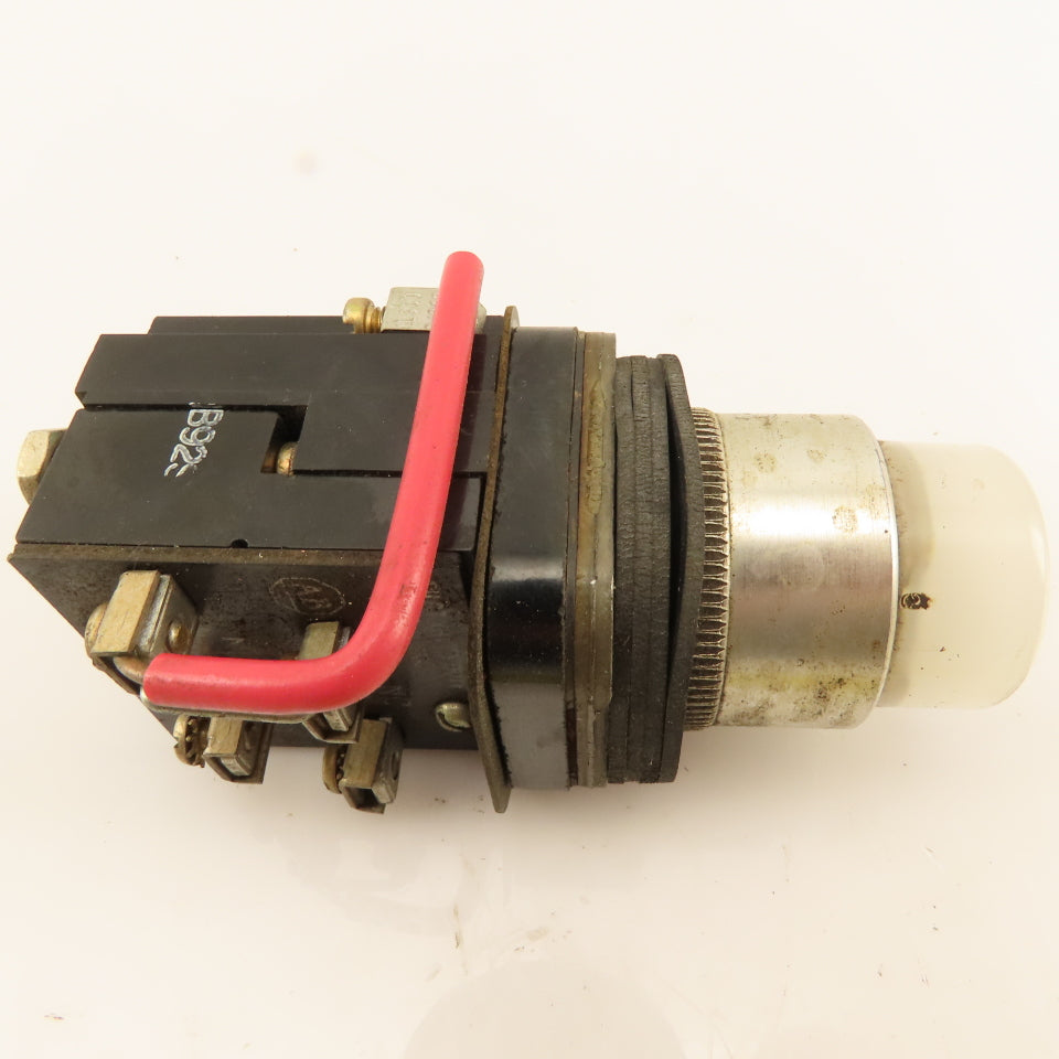 Allen Bradley 800T-PT16 600V Heavy Duty Illuminated Push Button White 120V Lamp