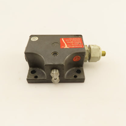 Euchner D12-C907 250VAC  2 Position Chisel Tip Limit Switch