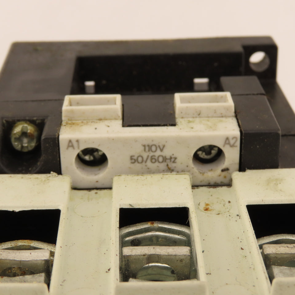 Siemens 3RT1046-1AG20 Contactor Relay 95A 45kW 400VAC 3 Pole 110V Coil