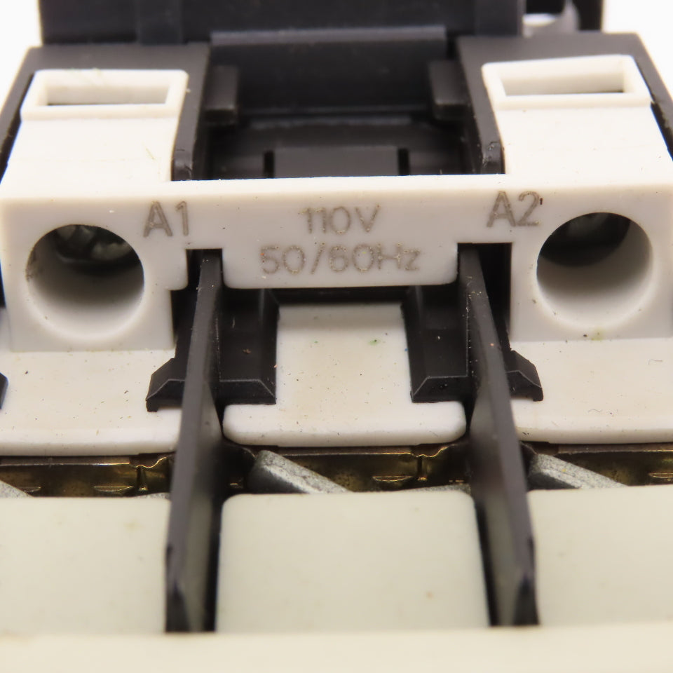 Siemens 3RT1024-1AG20 Contactor Relay 400V 5.5kW 3Ph 10Hp 110V Coil