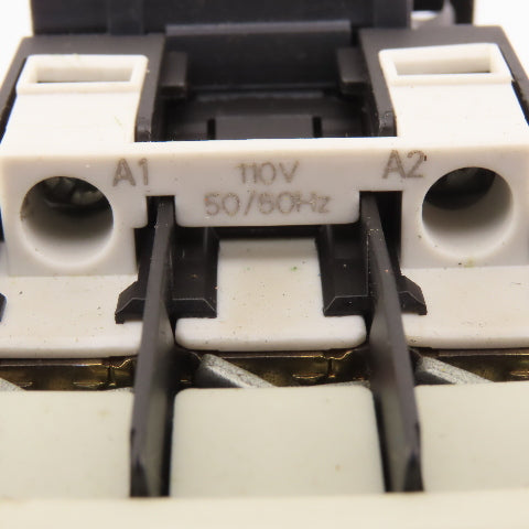 Siemens 3RT1024-1AG20 Contactor Relay 400V 5.5kW 3Ph 10Hp 110V Coil