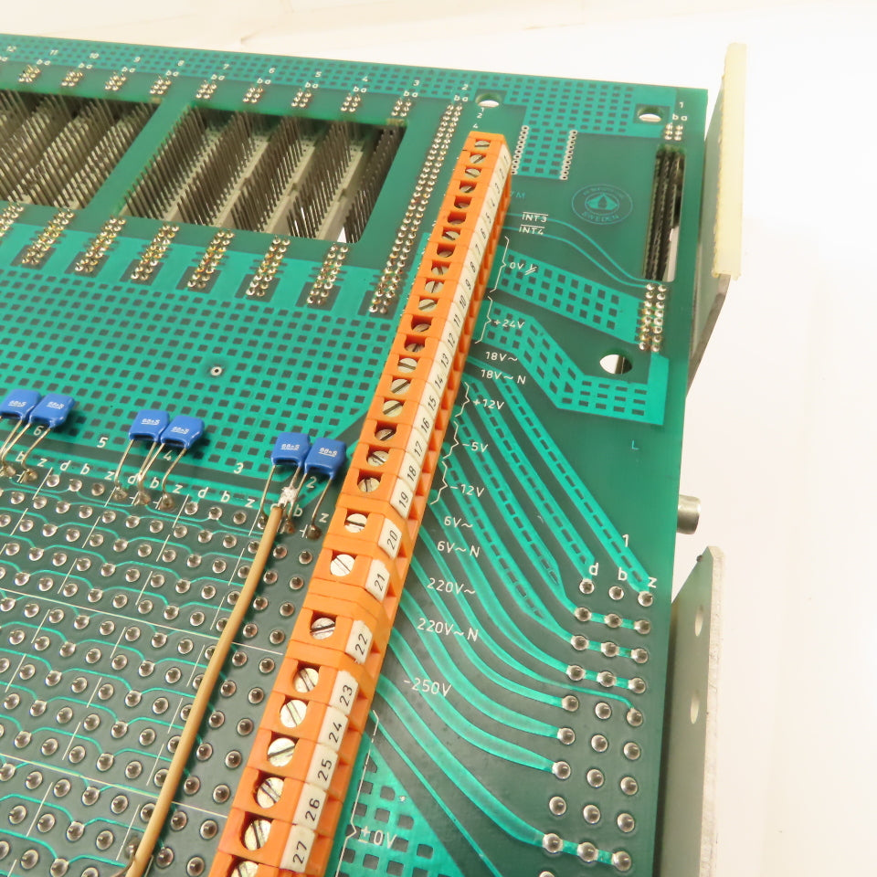 UVA Uvatronic 10MD 24 Slot Chassis PLC Circuit Board Mother Board 75257M