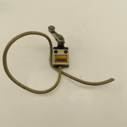 Omron D4C-1220 5A 250V Roller Rocker Lever Arm Limit Switch