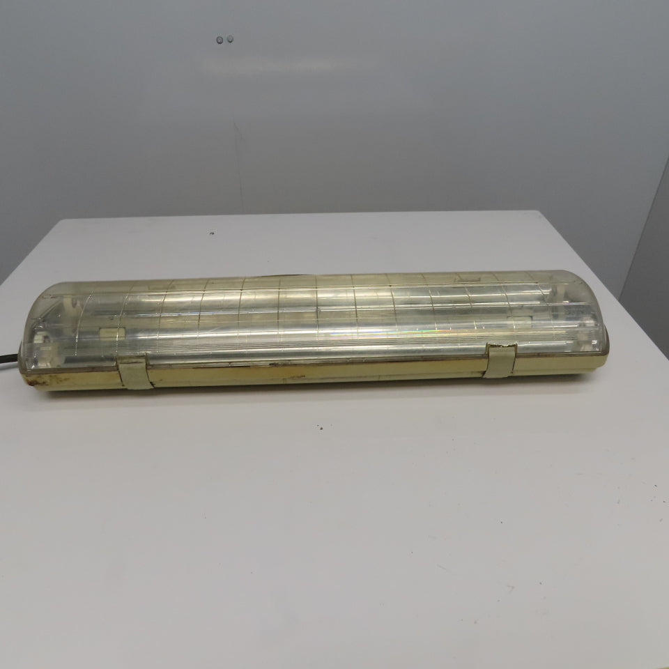 Beghelli 2 Lamp T8 Light Fixture 2' 110V Wet Location