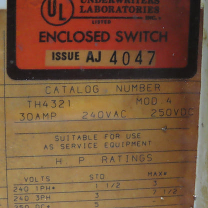 General Electric TH4321 30A 240V 7.5Hp 3 Pole Fused Safety Disconnect
