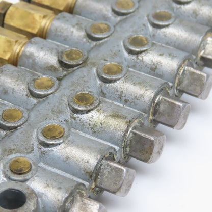 16 Port Piston Lubricator Manifold For 5/32" OD Tube