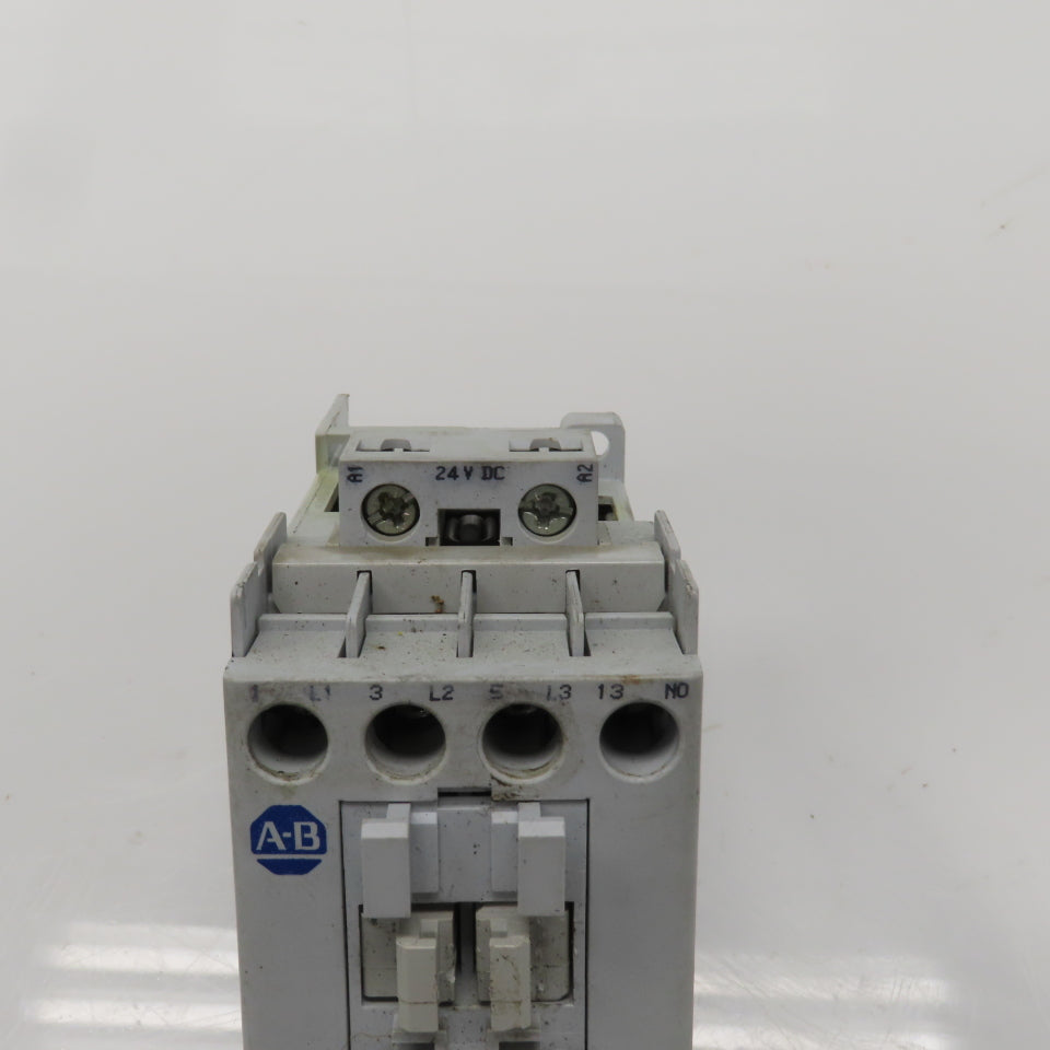 Allen Bradley 100-C09Z*10 Ser A Contactor 600VAC 24VDC Coil W/193-EA1DB Lot Of 2