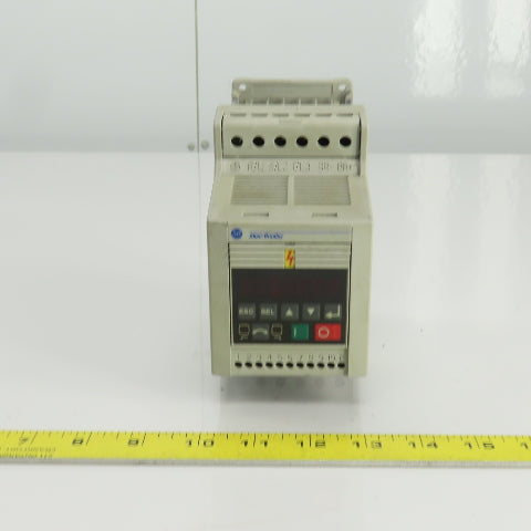 Allen Bradley 160-BA03NSF1P1 Ser C Speed Controller 1HP/0.75KW FRN7.06 380-460V