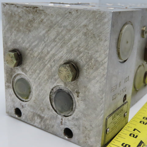 Vickers MCD-3059-12 DG4V Series 7 Valve Manifold Block