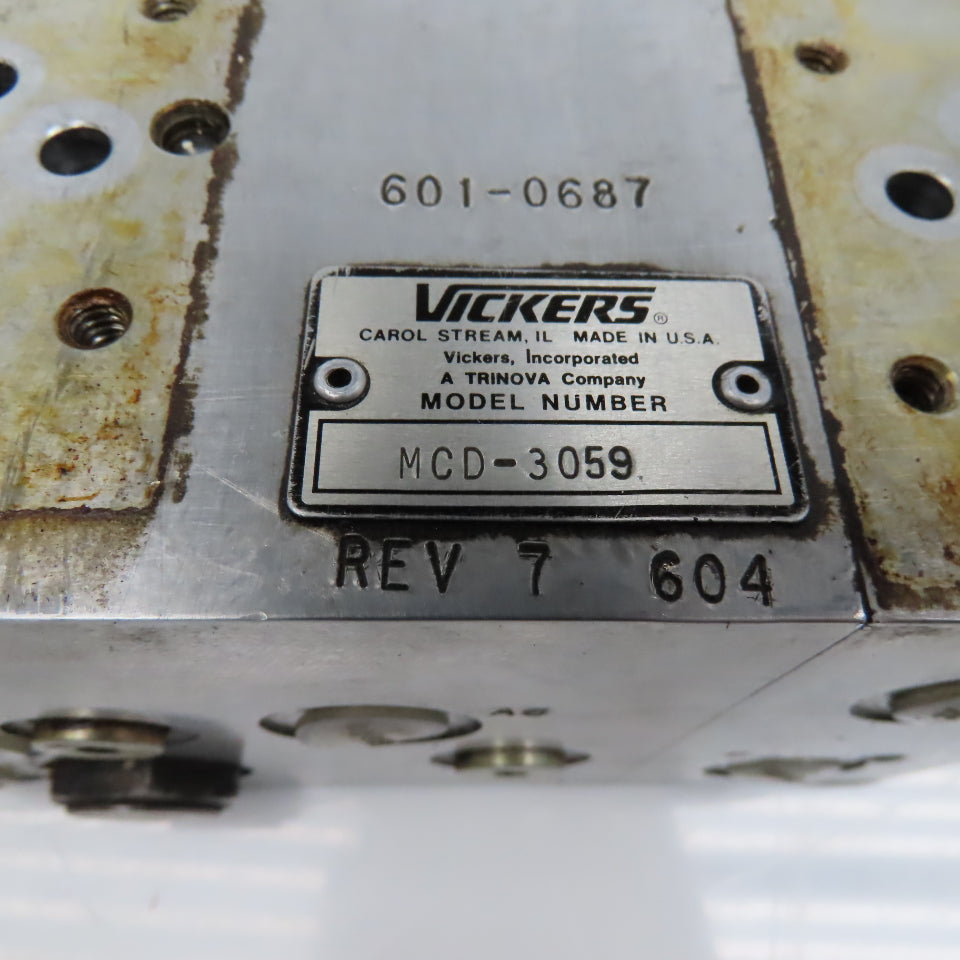 Vickers MCD-3059-12 DG4V Series 7 Valve Manifold Block