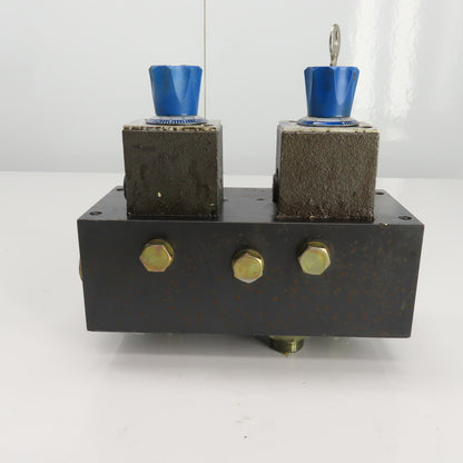 Vickers DG4V-3S-0A-M-U-B5-60 4/2 Solenoid Hydraulic Control Valve 5000PSI 120V