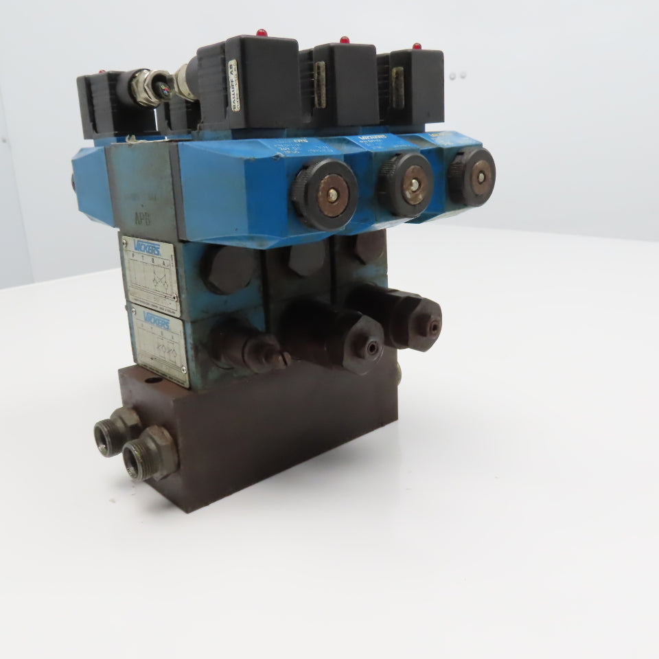 Vickers DG4V-3-6C-M-U-H7 30 5/3 Way Float Center Hydraulic Valve Bank Manifold