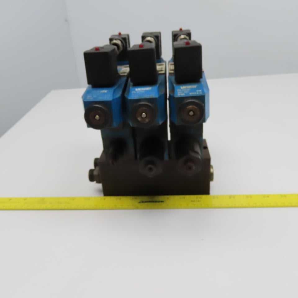 Vickers DG4V-3-6C-M-U-H7 30 5/3 Way Float Center Hydraulic Valve Bank Manifold