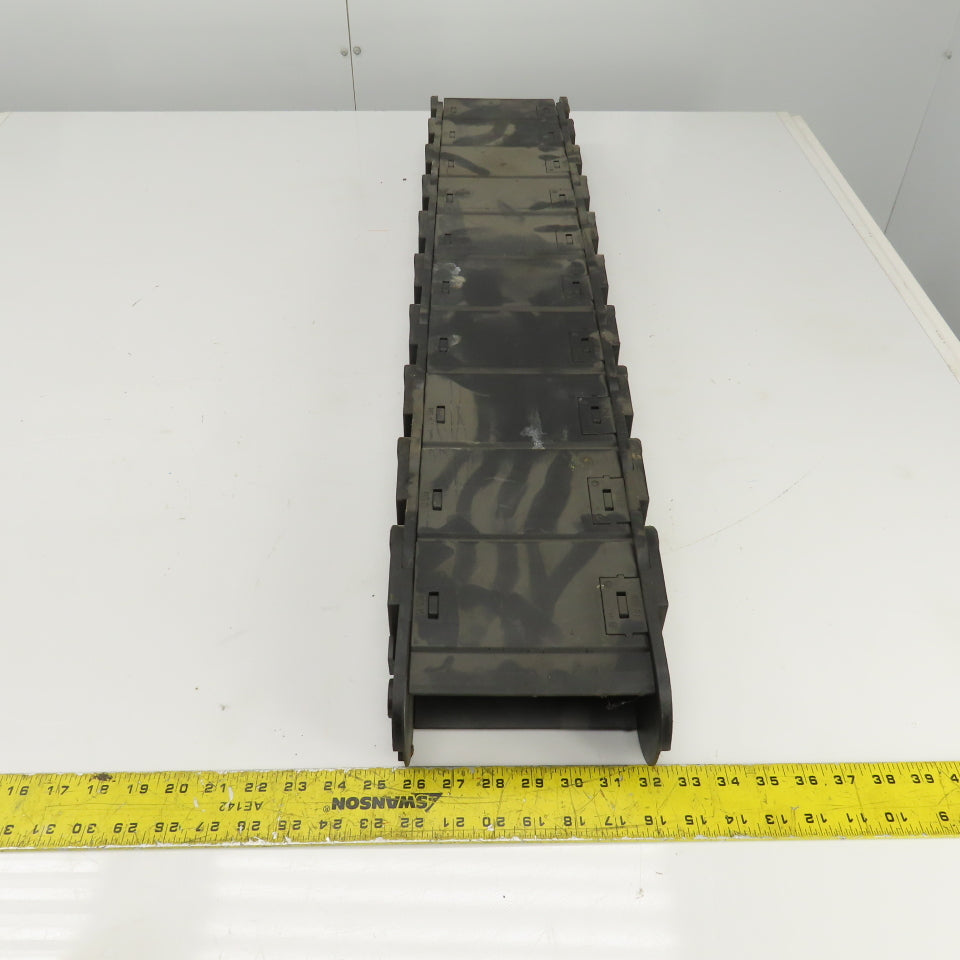Igus 40.01.150 39" OAL Cable Carrier Energy Chain 5-3/4" x 2-3/4" ID Closed